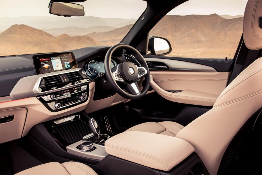 Интерьер BMW X3 xDrive30d M Sport (G01) 2017 года  (UK) (фото 11 из 12)
